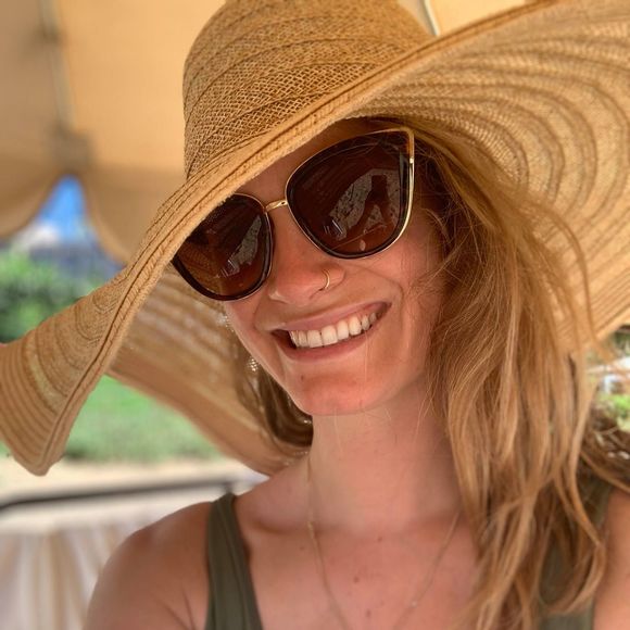 Meet your Posher, Eve - Picture 1 of 1